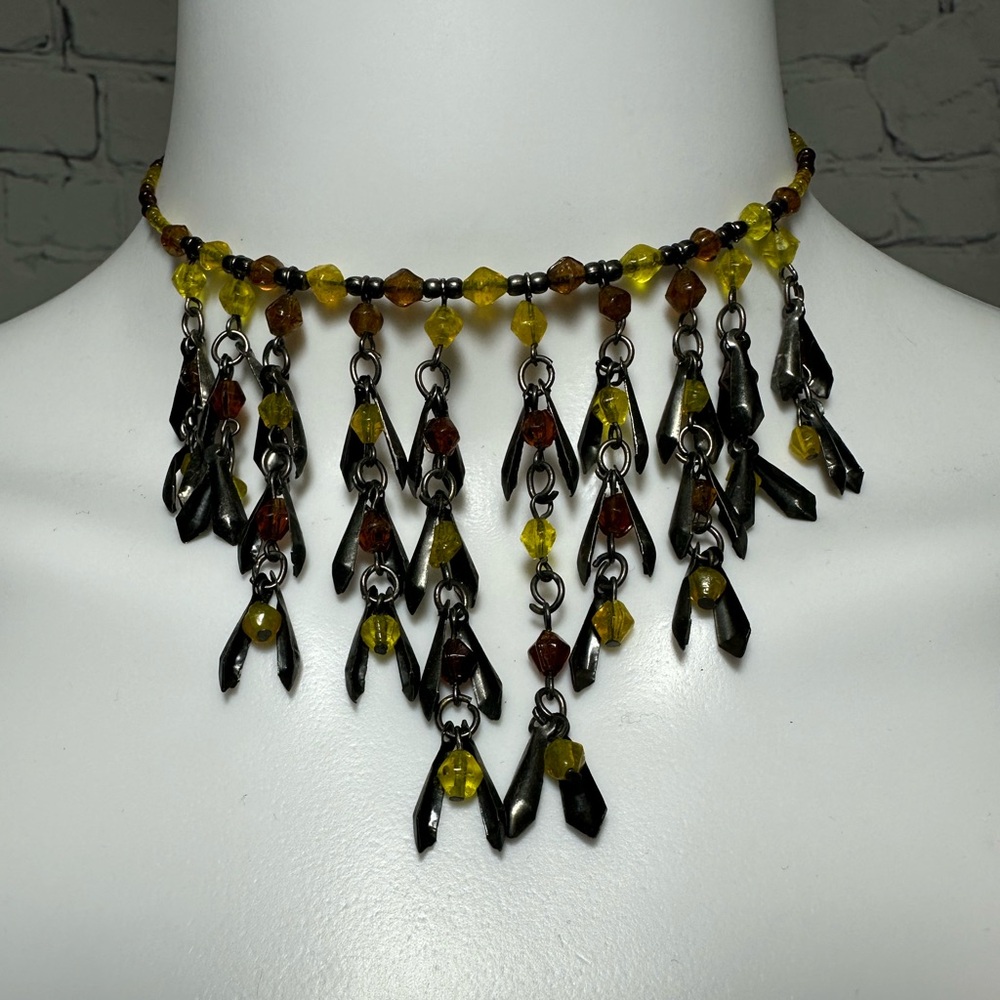 Women’s choker